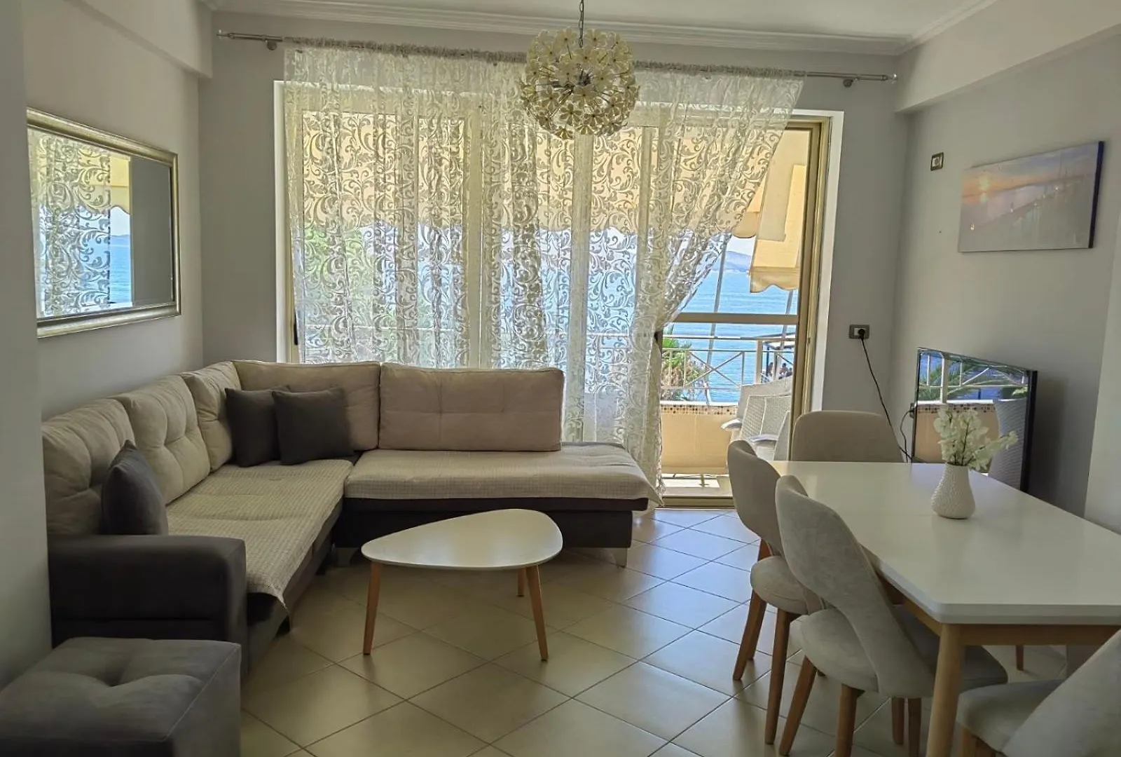 Apartment In Saranda 0*, Sarandë